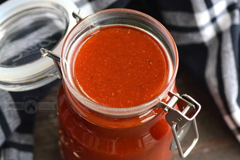 horizontal view of the sauce in a jar