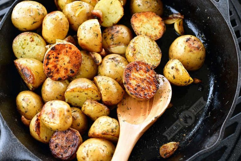 Garlic Butter Grilled Potatoes - Easy Grilled Potatoes with Few Ingredients