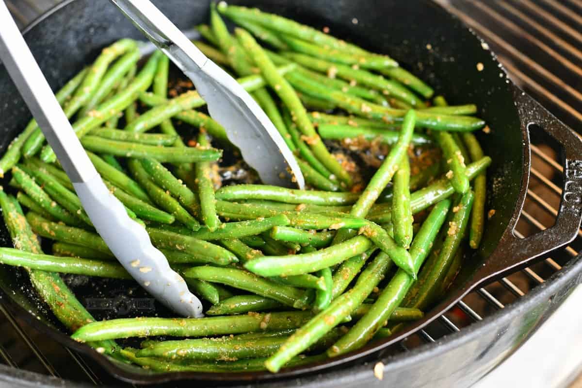 Grilled Green Beans Easy Buttery Green Beans Grilled In A Skillet